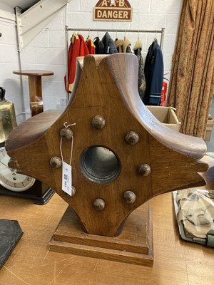 Lot 591 - Propeller. An inter-war Airco DH4 propeller boss