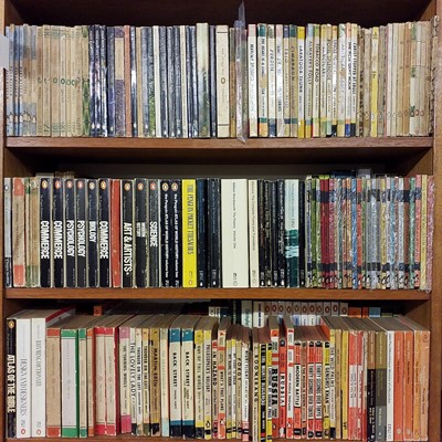 Lot 367 - Paperbacks. Approximately 700 volumes of Penguin paperbacks