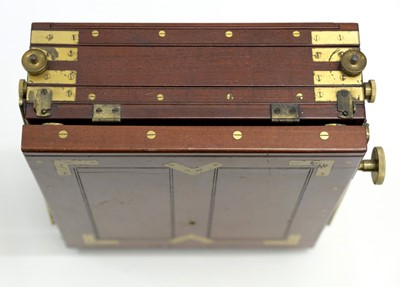 Lot 112 - Ross of London mahogany & brass 6½ x 8½ full plate camera