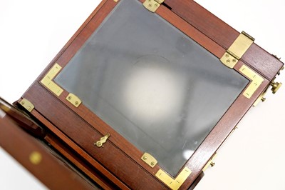 Lot 112 - Ross of London mahogany & brass 6½ x 8½ full plate camera