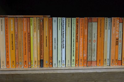 Lot 423 - Penguin Paperbacks. A very large collection of approximately 1000  volumes of Penguin paperbacks
