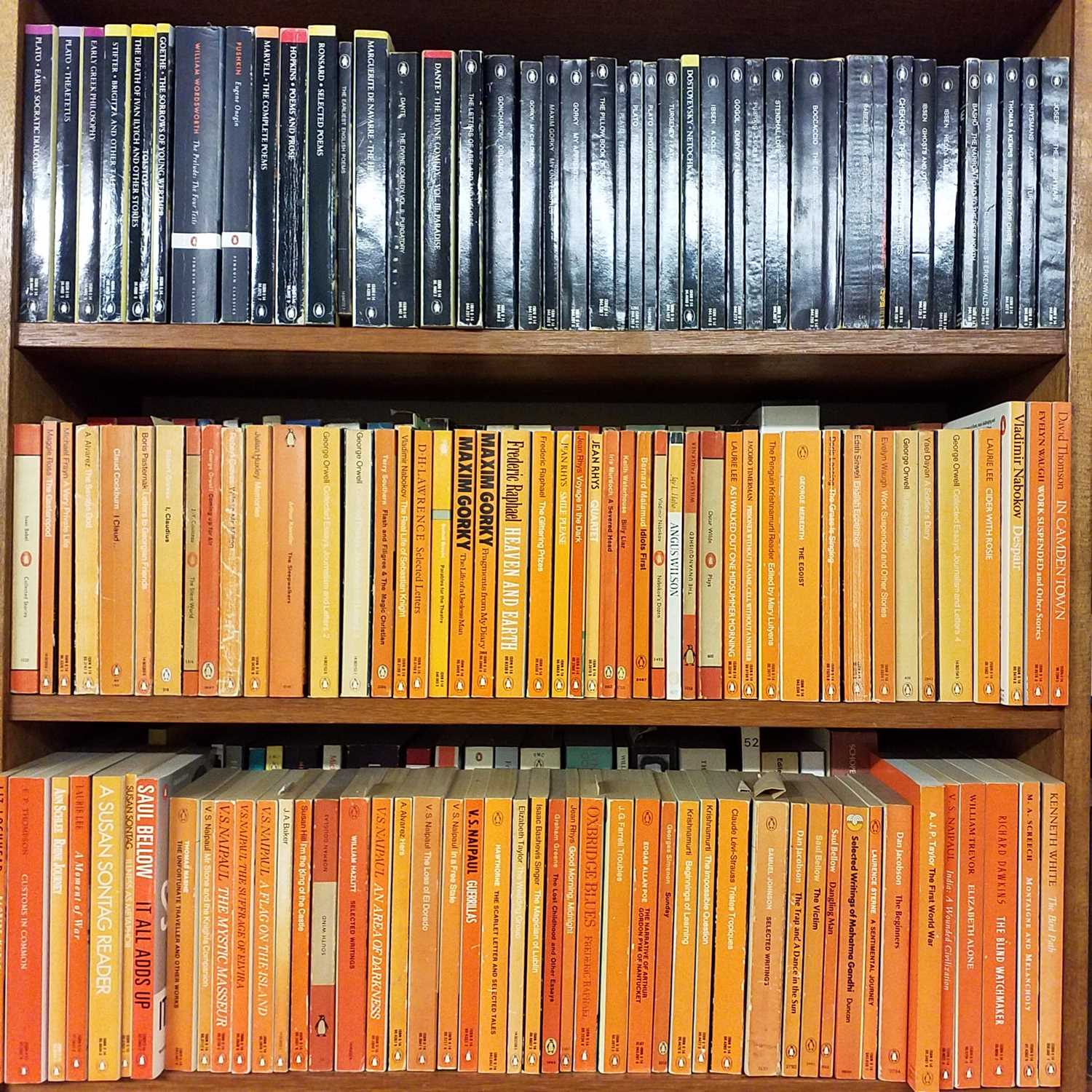 Lot 436 - Paperbacks. A large collection of approximately 750 modern paperbacks
