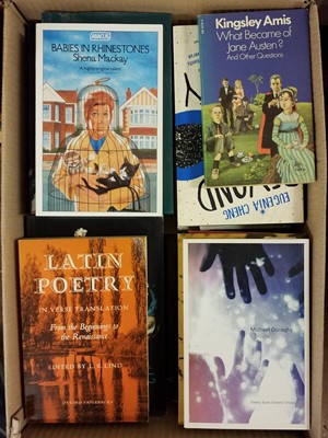 Lot 437 - Paperbacks. A large collection of approximately 750 modern fiction, poery & literary reference paperbacks