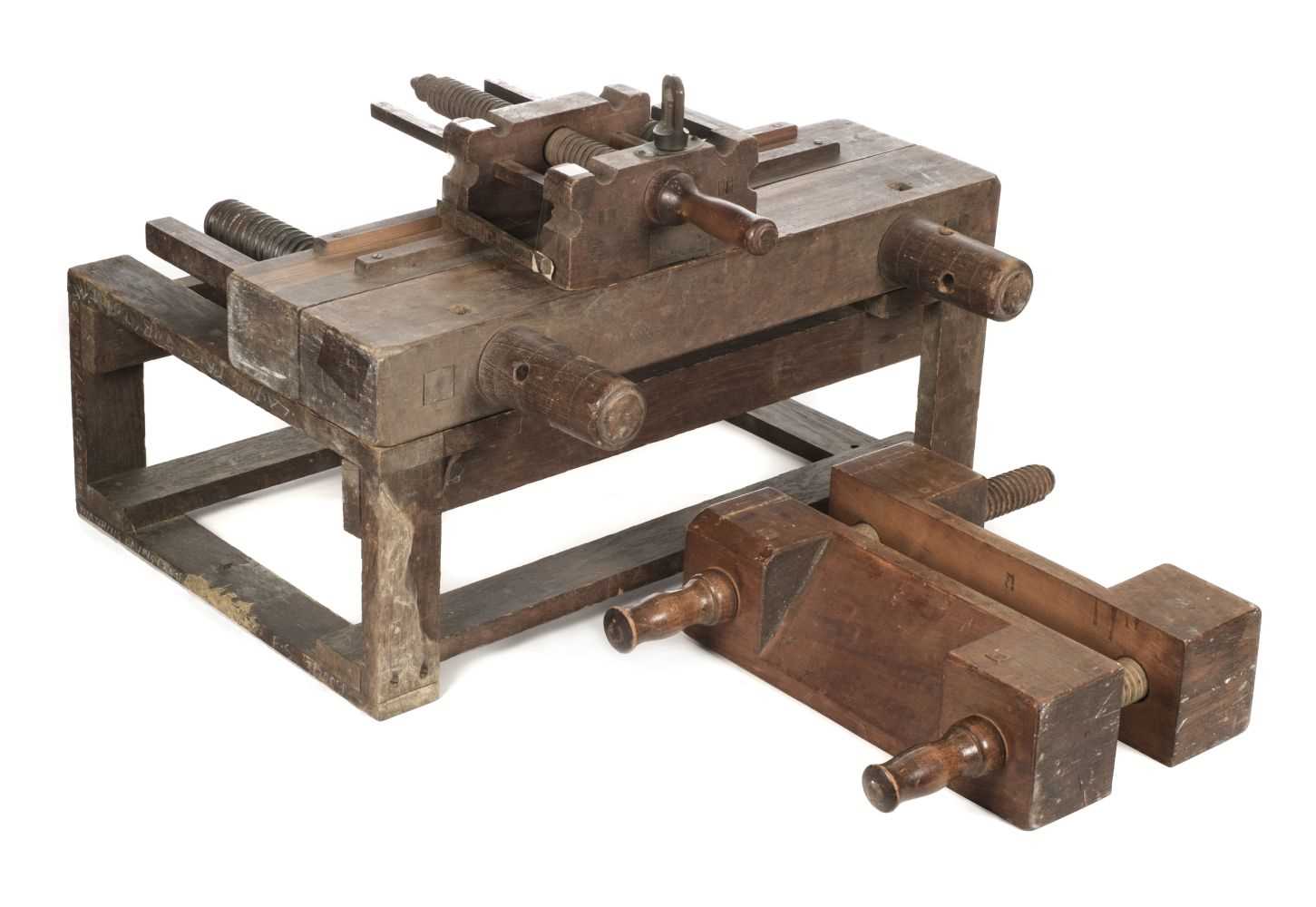 Lot 485 - Laying Press. Hardwood laying press & tub