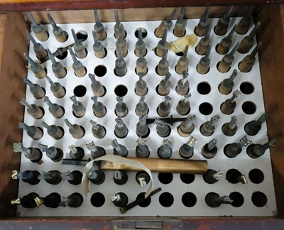 Lot 499 - Finishing tools. A collection of approximately 40 finishing tools