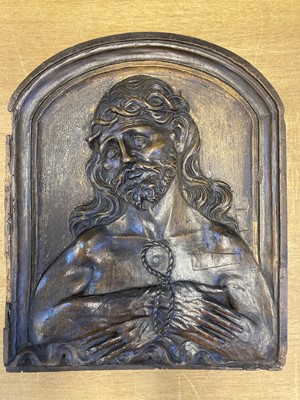 Lot 106 - Carved Panel. An 18th century carved oak panel of Christ