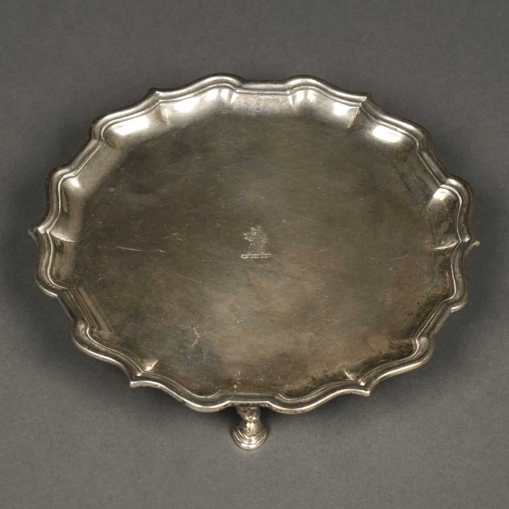 Lot 40 - Salver. George II silver salver / card tray by  Robert Abercromy, London 1734