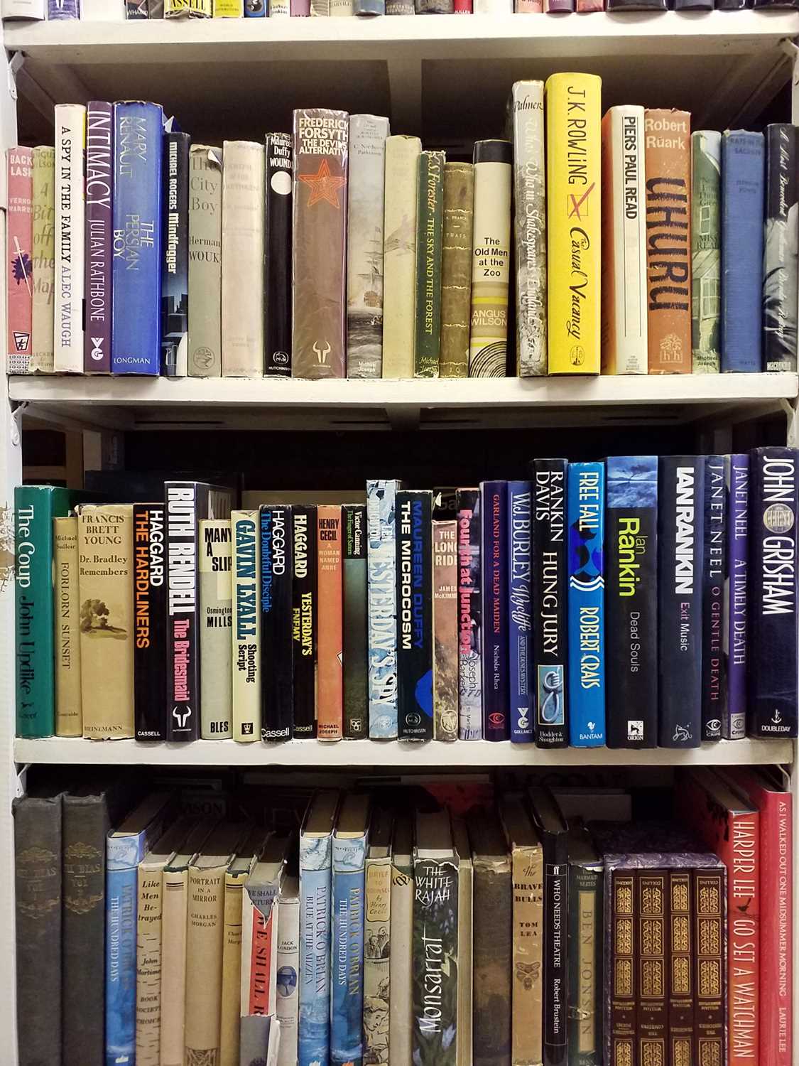 Lot 434 - Fiction. A large collection of 20th-century