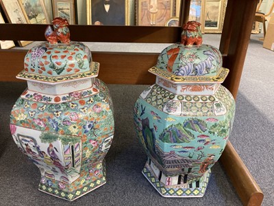 Lot 157 - Chinese Vases. A matched pair of modern Chinese vases