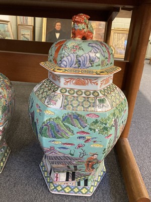 Lot 157 - Chinese Vases. A matched pair of modern Chinese vases