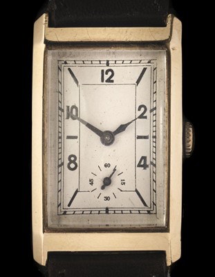Lot 76 - Wristwatch. Art deco gent's 18ct gold Cyma wristwatch