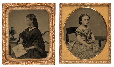 Lot 121 - Cased Images. A group of 18 portraits