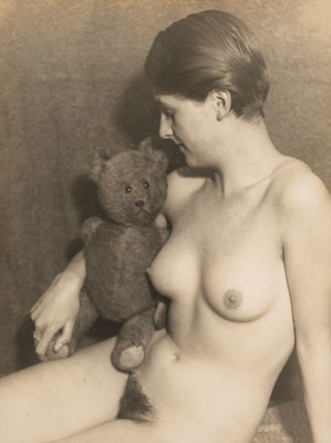 Lot 168 - Krull (Germaine, 1897-1985). Nude with teddy bear