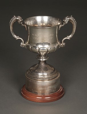 Lot 33 - Trophy Cup. George V silver trophy cup by Elkington & Company, Birmingham 1928