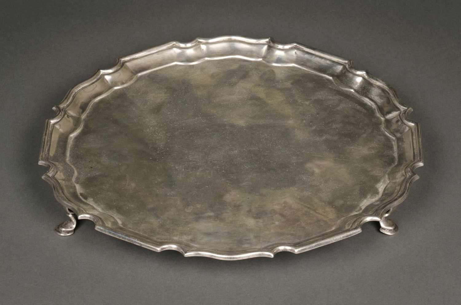 Lot 27 - Salver. George V silver salver by Mappin & Webb, London 1917