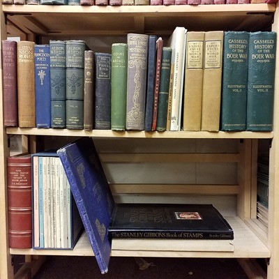 Lot 421 - Literature. A large collection of modern fiction & miscellaneous literature