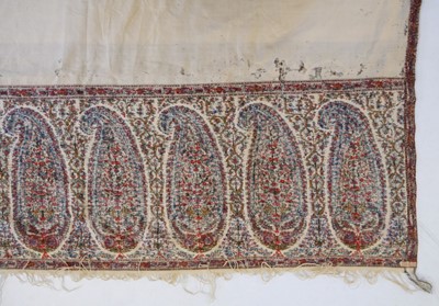 Lot 306 - Shawl. An early Kashmir shawl, circa 1800