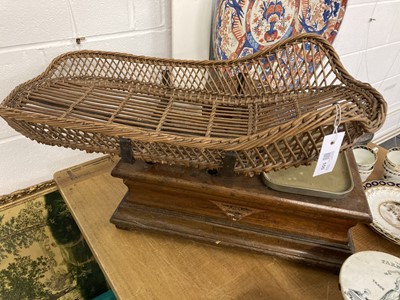 Lot 100 - Scales. Edwardian baby weighing scales