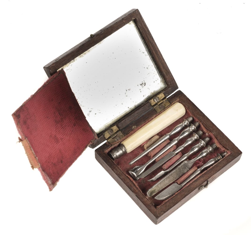 Lot 89 Dental Hygiene Set. Victorian dental set