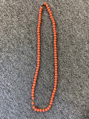 Lot 160 - Necklace. Coral necklace