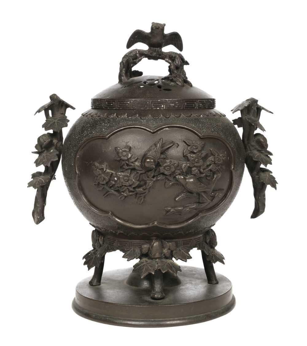 Lot 300 - Censer. A Japanese bronze censer, Meiji period (1868-1912)