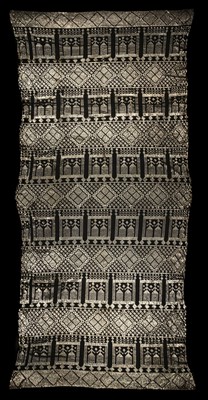 Lot 410 - Shawl. An Egyptian-style Assuit shawl, circa 1920s