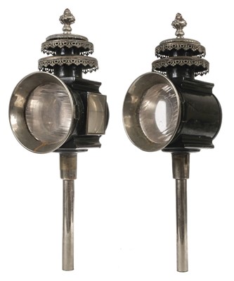 Lot 259 - Coaching Lamps. A large pair of Victorian coaching lamps
