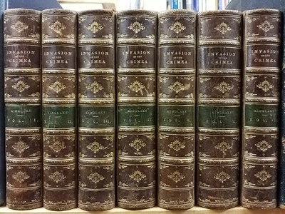 Lot 372 - Military History. A large collection of modern 19th-century & modern military reference & related