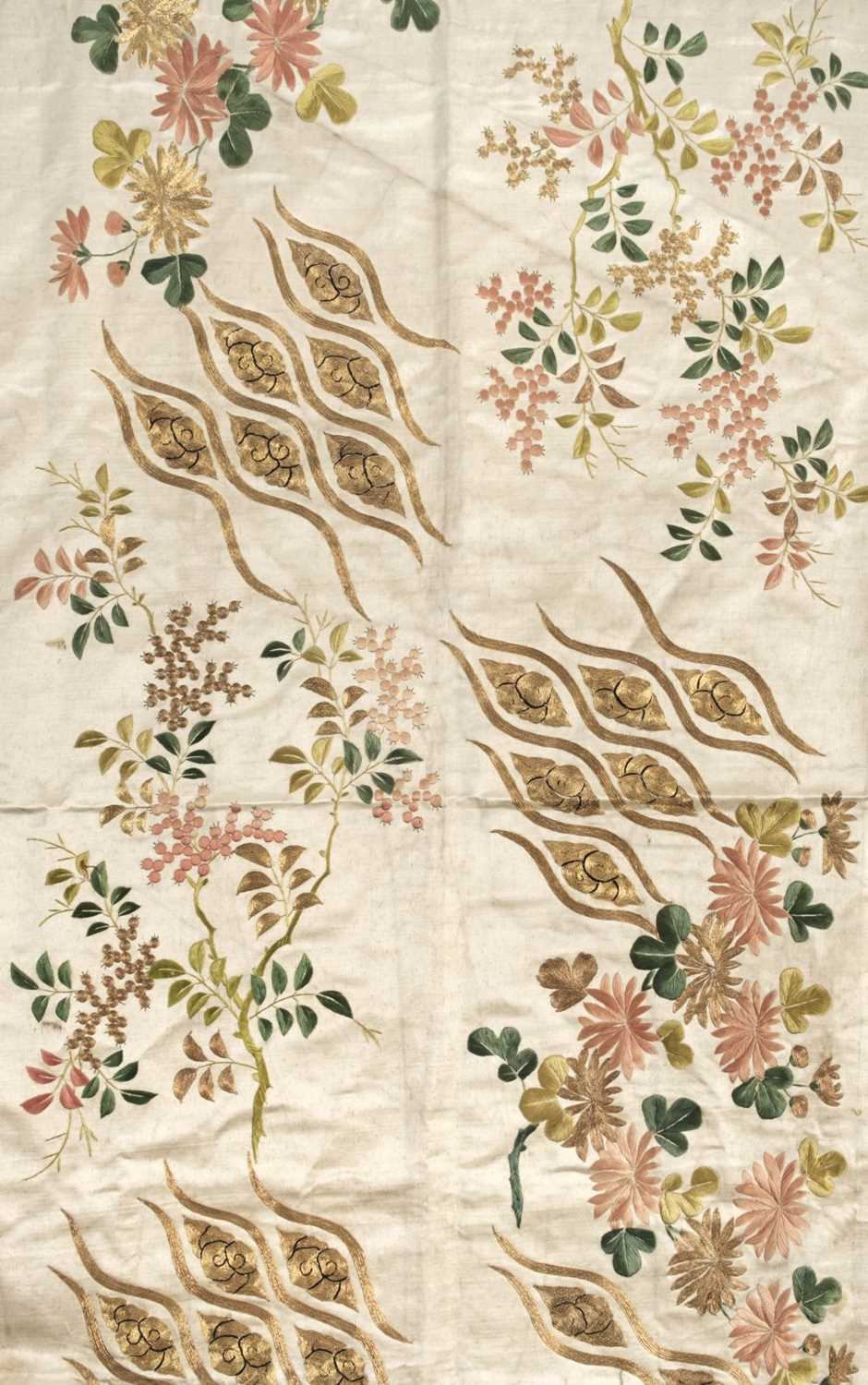 Lot 417 - Chinese embroidery. A large piece of embroidered silk, early 19th century