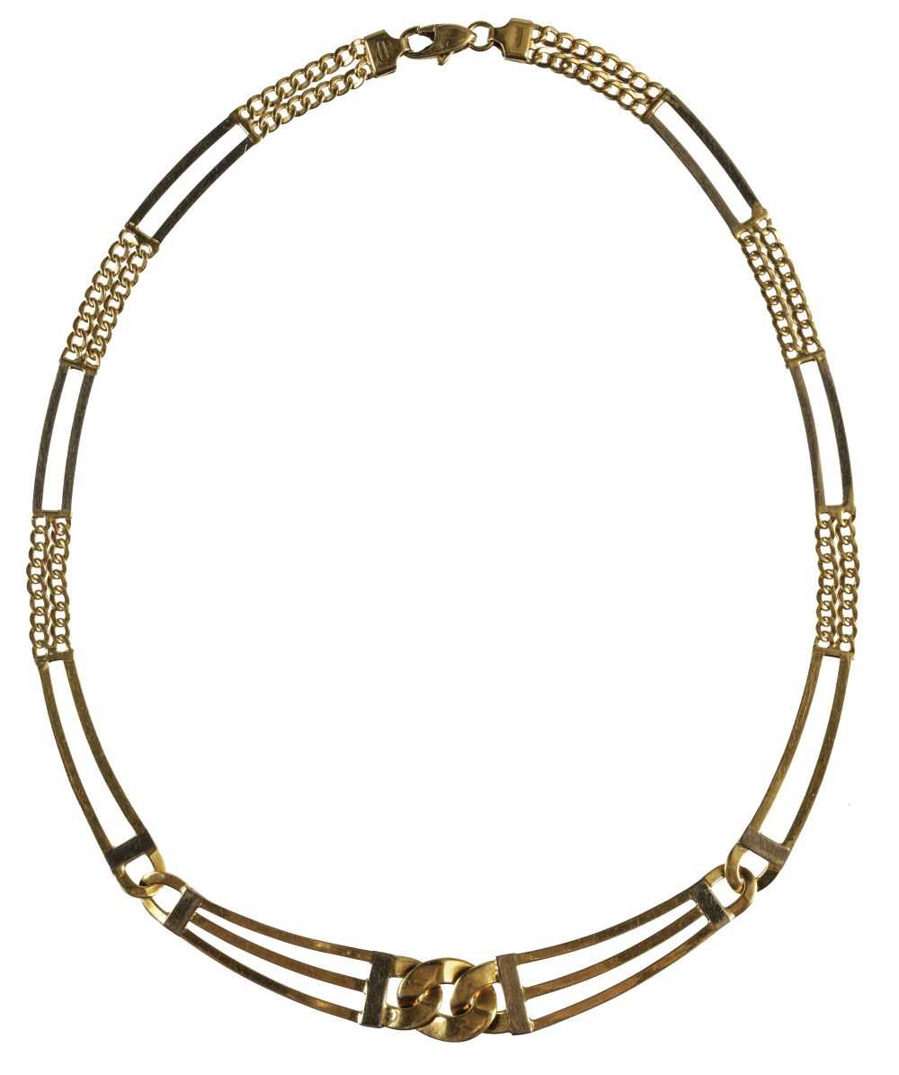 Lot 227 - Necklace. A modern gold necklace stamped '750'