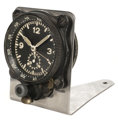 Lot 81 - Luftwaffe. WWII Junghans Borduhr Cockpit Clock