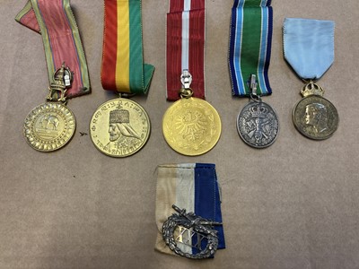 Lot 247 - Foreign Medals. A mixed collection WWI German and others