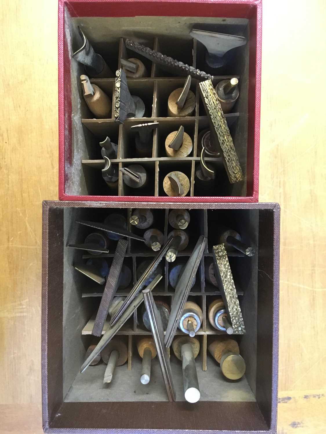 Lot 310 - Finishing tools - Pallets. A collection of decorative and line pallets etc.