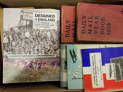 Lot 487 - World War 1. A large collection of modern World War 1 reference & related