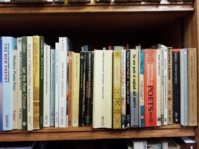 Lot 432 - Poetry paperbacks. A large collection of approximately 600 modern poetry paperbacks