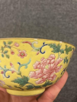 Lot 472 - Chinese Ceramics. A mixed collection of 18/19th century Chinese porcelain