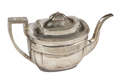 Lot 450 - Teapot. A George III silver teapot by Duncan Urquhart & Naphtali Hart, London 1805