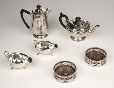 Lot 419 - Mixed Silver. A George V silver coffee pot and other items
