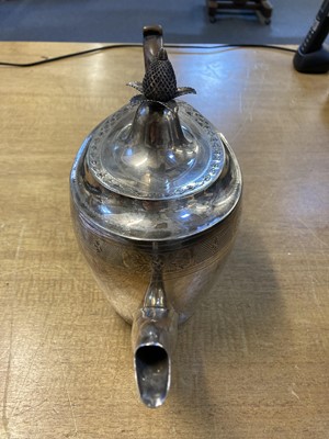 Lot 451 - Teapot. An Irish silver teapot by Gustavus Byrne, Dublin 1775