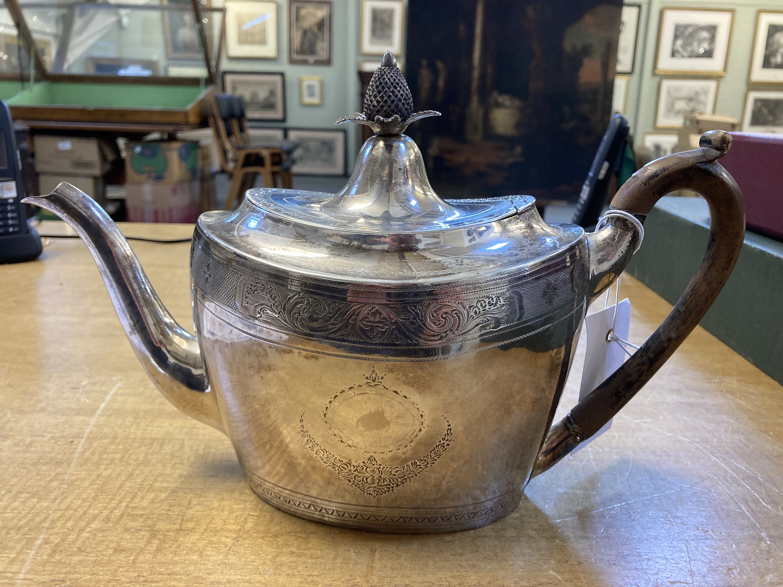 Lot 451 Teapot. An Irish silver teapot by Gustavus