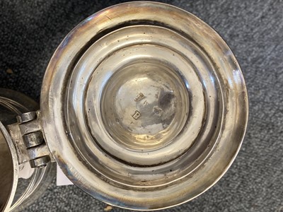 Lot 448 - Tankard. A George III silver tankard, makers mark worn but London 1779