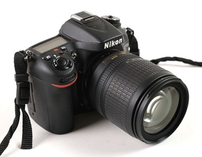 Lot 189 - Nikon D7100 Digital Camera (DSLR) with VR AF-S 18-105mm lens (boxed) plus other camera equipment