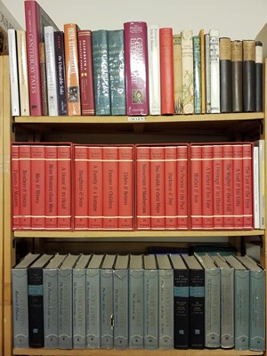 Lot 366 - Fiction. A large collection of mostly modern fiction & literary reference
