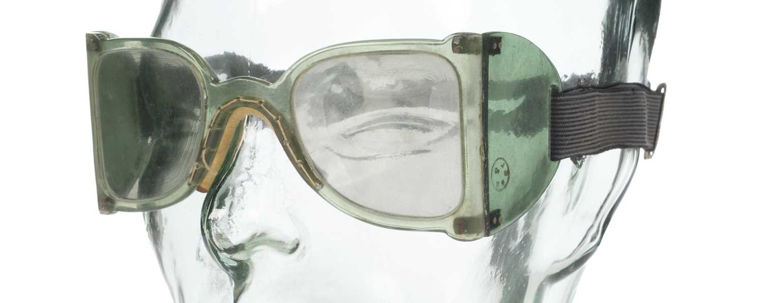 Lot 225 - Flying Goggles. A pair of WWII Mk VIA flying googles by Crookes
