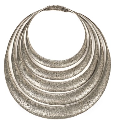 Lot 53 - Tibet. A 20th century Tibetan white metal collar