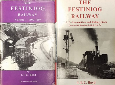 Lot 423 - Railways. A large collection of modern railway & transport books & literature