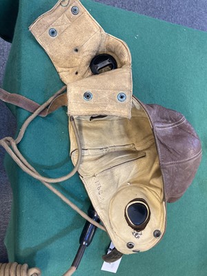 Lot 217 - Flying Helmet. A WWII Battle of Britain period Canadian-made B Type flying helmet