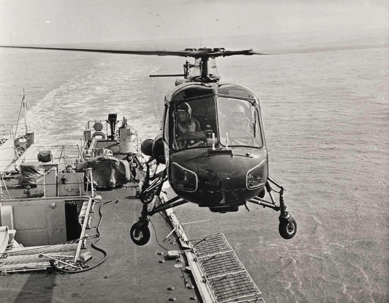 Lot 15 - British Helicopter Photo Collection