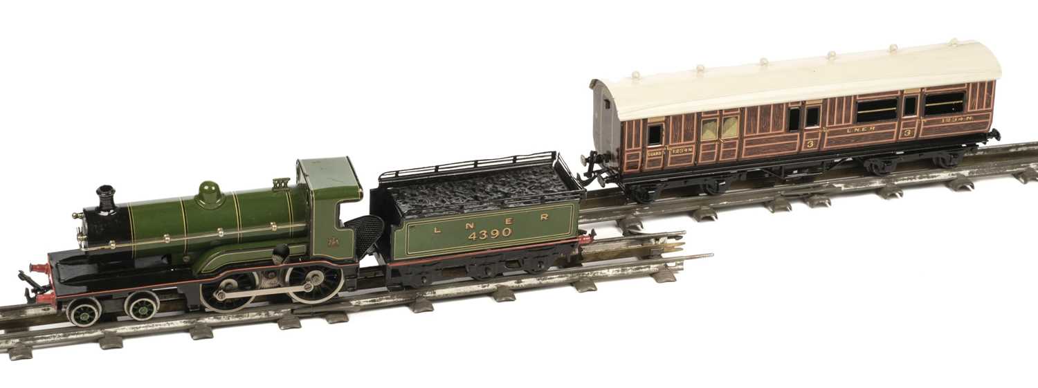Lot 255 - Model Rail. A collection of mostly Hornby O Gauge model rail