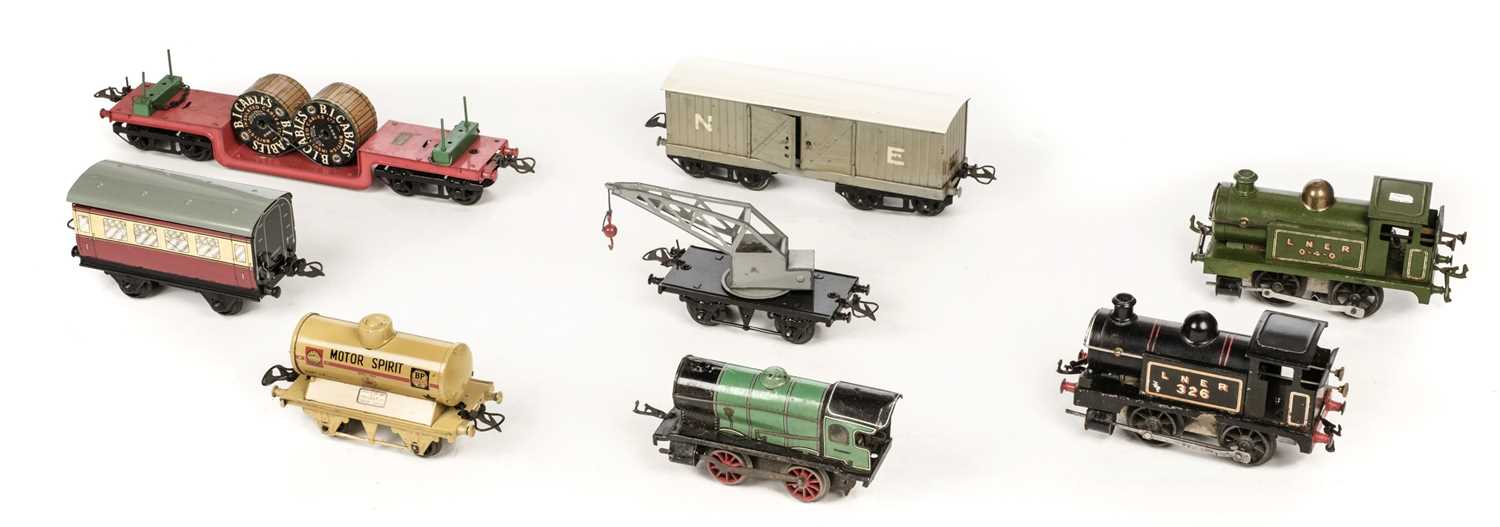 Lot 250 - Model Rail. A collection of Hornby Series 0 gauge model rail